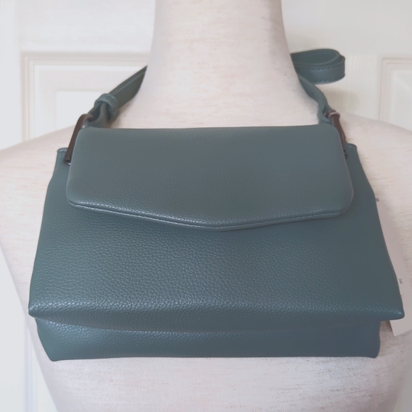 A New Day Women's Small Green Crossbody Or Shoulder Strap Purse Magnetic Closure - Picture 8 of 8